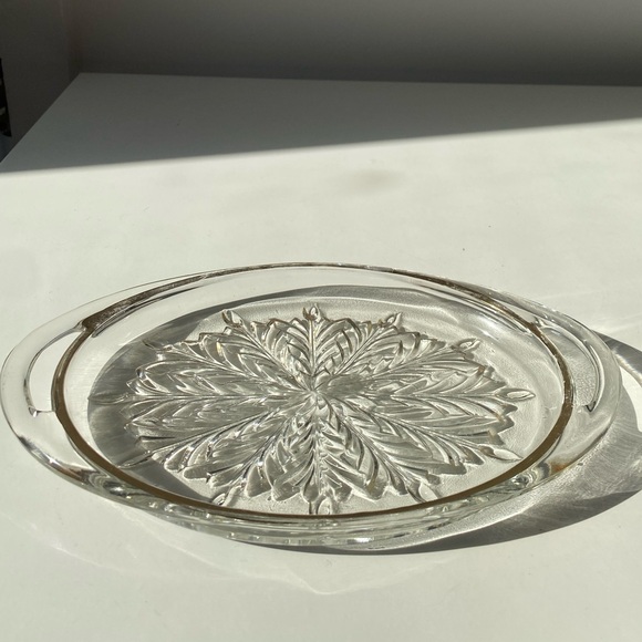 Vintage 10” Jeannette Glass Oval Serving Tray with Gold Trim - Feather Pattern - Picture 6 of 12